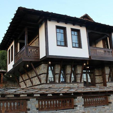 Delchevata Kushta V Leshten Quarto foto