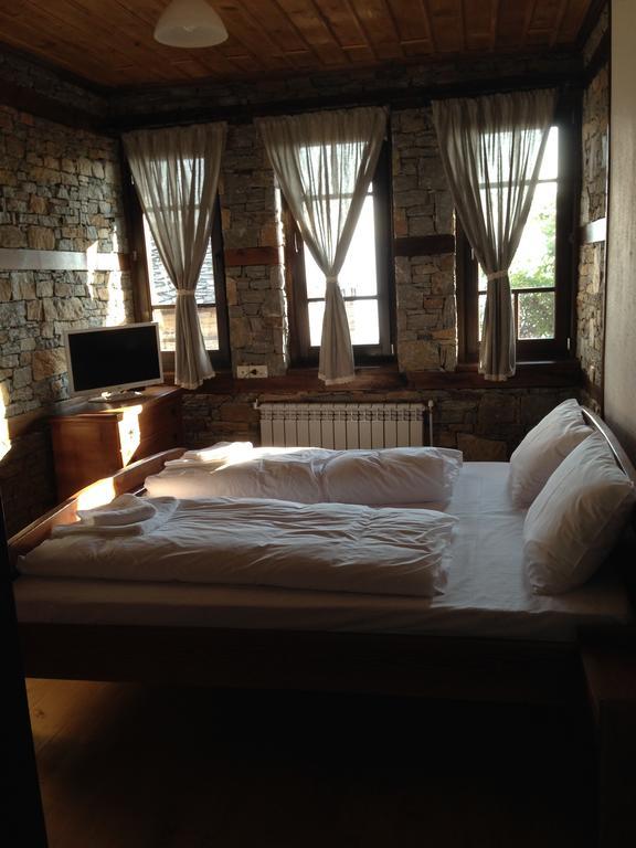 Delchevata Kushta V Leshten Quarto foto